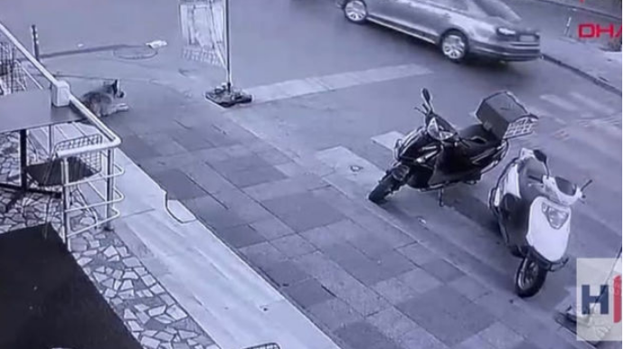 Motosiklet uşaq arabasına çırpıldı – ANBAAN VİDEO 