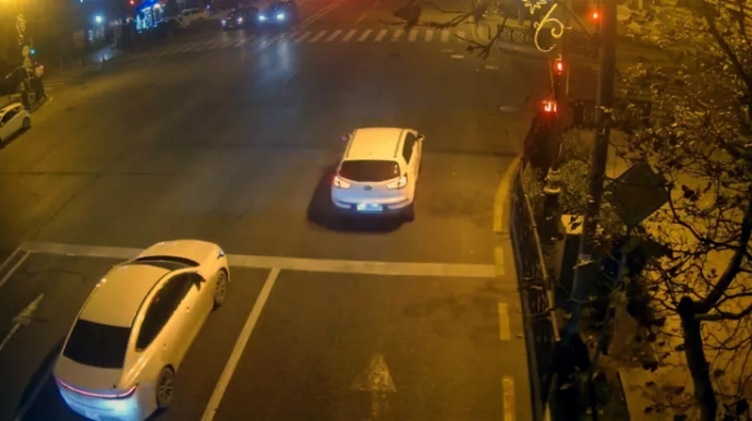 Svetoforun saniyəölçəninə aldanan sürücülər cərimələnir - XƏBƏRDARLIQ 