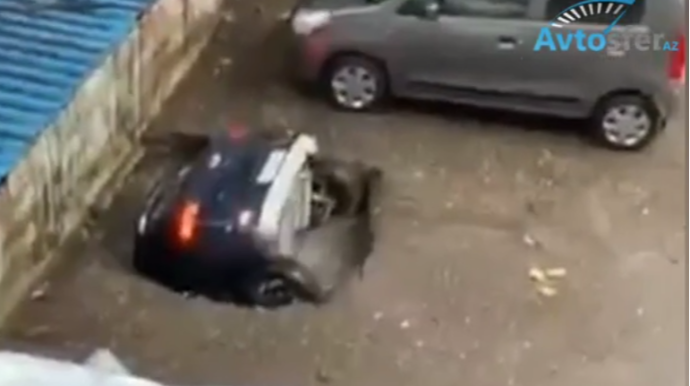Torpaq dayanan maşını "uddu"  - VİDEO