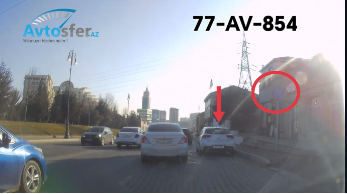 Sağ zolağı zəbt edən sürücü yolda sıxlığa səbəb oldu  - VİDEO