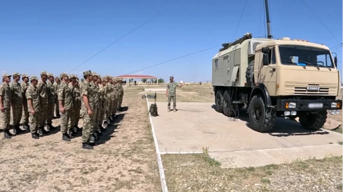 Hərbi vəzifəlilər təlim toplanışında praktiki atış çalışmaları icra etdilər 