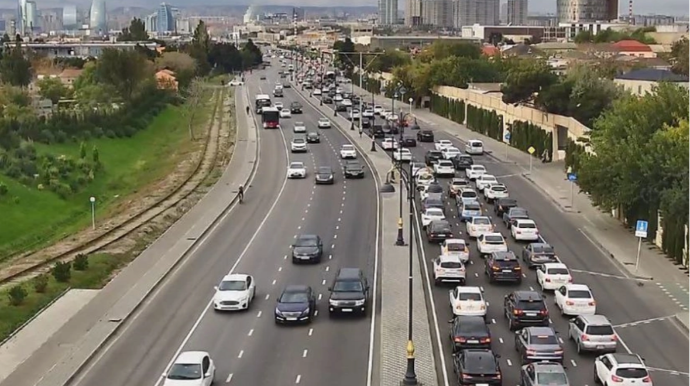 Bu yollarda tıxac var - SİYAHI 