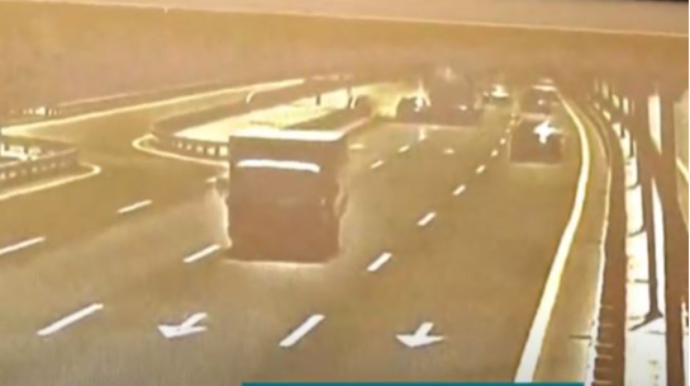 Bakıda zəncirvari qəza:  "Hyundai" yük maşını ilə toqquşdu, sonra...  - VİDEO