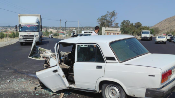 Şəkidə "07" ilə "Ford" toqquşdu:  ortaya bu dəhşətli görüntülər çıxdı  - FOTO