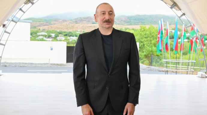 "Burada uşaqları böyütmək, onlara yaxşı tərbiyə vermək üçün bütün şərait var" - Prezident