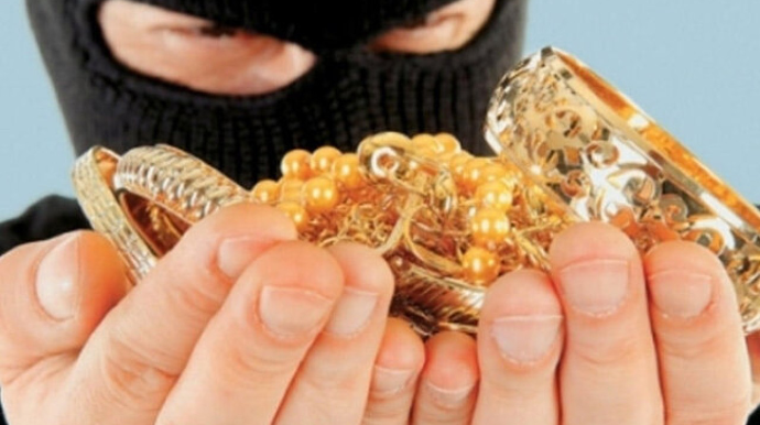 Maştağada evdən 8 min manatlıq qızıl oğurlandı 