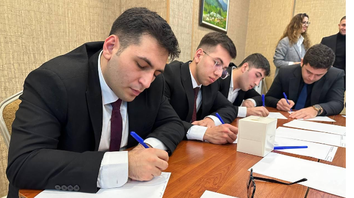 Vəkillər Kollegiyasının təşkilatçılığı ilə keçirilən intellektual müsabiqənin finalçıları məlum olub  - FOTO