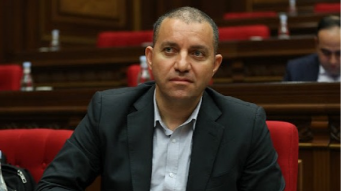 "Horadiz dəmir yolunun açılması üçün 1 milyard dollar lazımdır" - Erməni nazir 