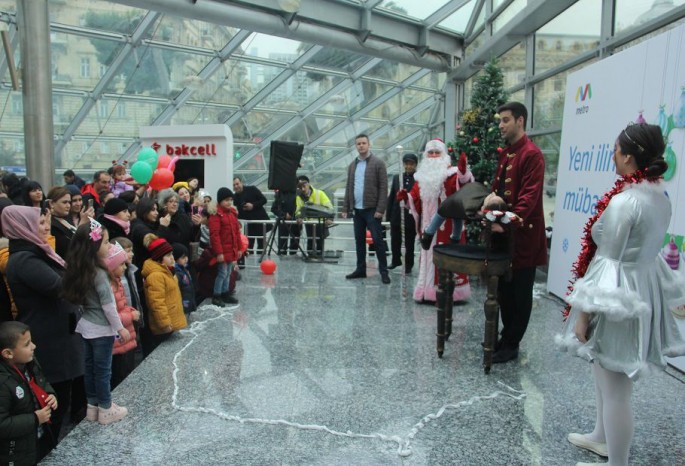 Şaxta baba və Qar qızın metro görüşləri başa çatıb 