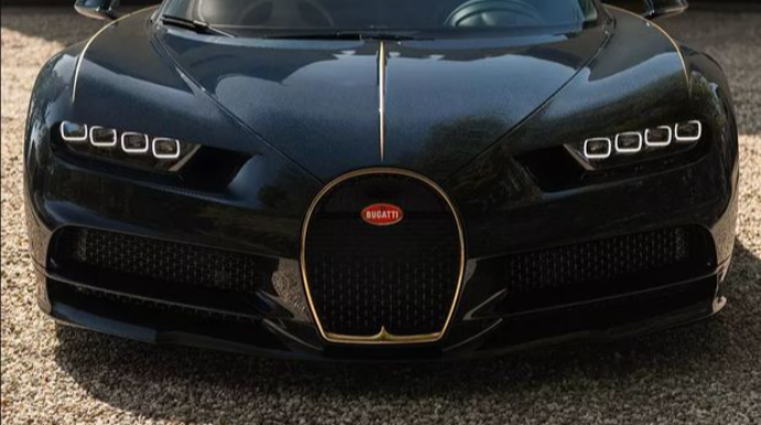 Кузов Bugatti Chiron  украсили 24-каратным золотом