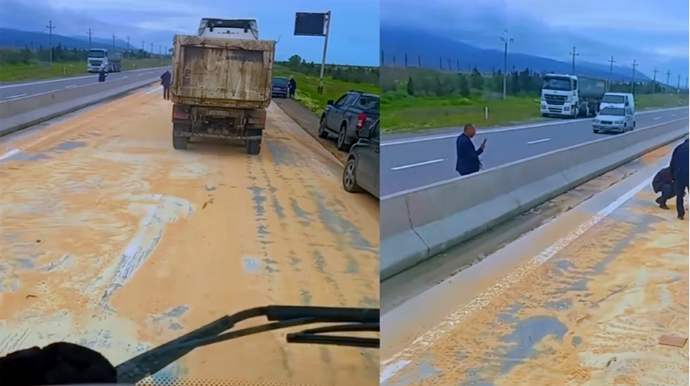 Bakı-Quba yolunda qəza - Bir maşın qarğıdalı yola töküldü - VİDEO 