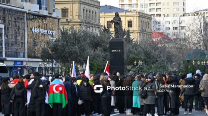 Azərbaycan xalqı Xocalı soyqırımı qurbanlarının xatirəsini anır - FOTO 