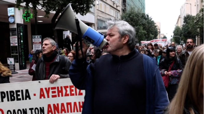 Ümumi tətil nəqliyyat və limanların fəaliyyətini iflic etdi 