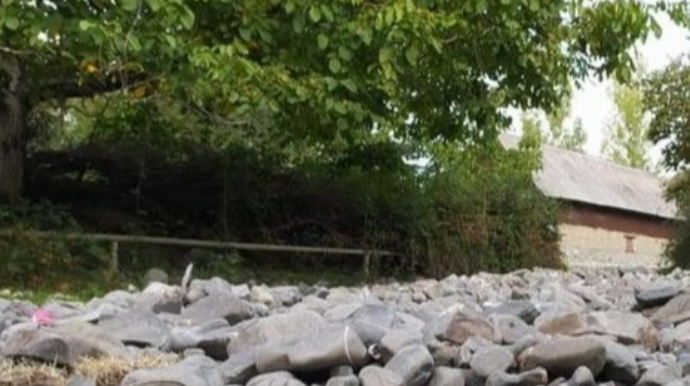 Oğuzda kənd yolu bərbad vəziyyətə düşüb - FOTO 