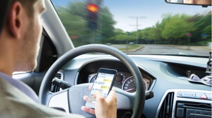 DYP: "Sükan arxasında telefondan istifadə faciənin başlanğıcıdır”