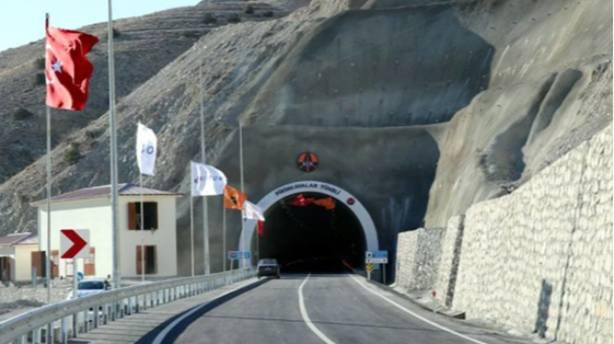 Türkiyəni Qafqaza birləşdirəcək tunel açıldı - FOTOLAR 