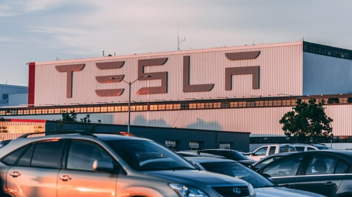 Çin “Tesla” avtomobillərinə QADAĞA QOYUB 