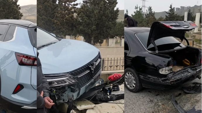 Bakıda avtomobillər toqquşdu, biri qəbirə çırpıldı - VİDEO 