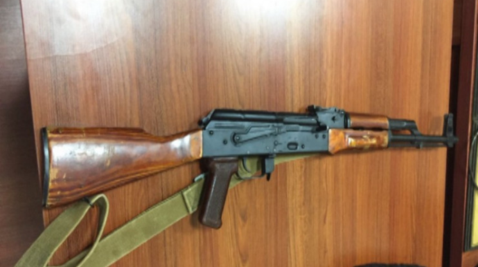 Bakının mərkəzində "Kalaşnikov"la gəzəndə tutuldu