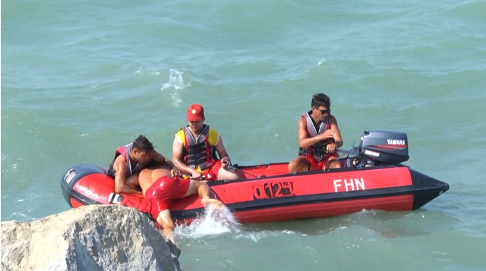 Batma təhlükəsi olan 4 nəfər xilas edilib