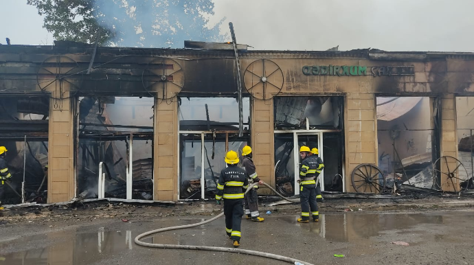 Bərdədə güclü yanğın, 10-dək obyekt külə döndü - FOTO