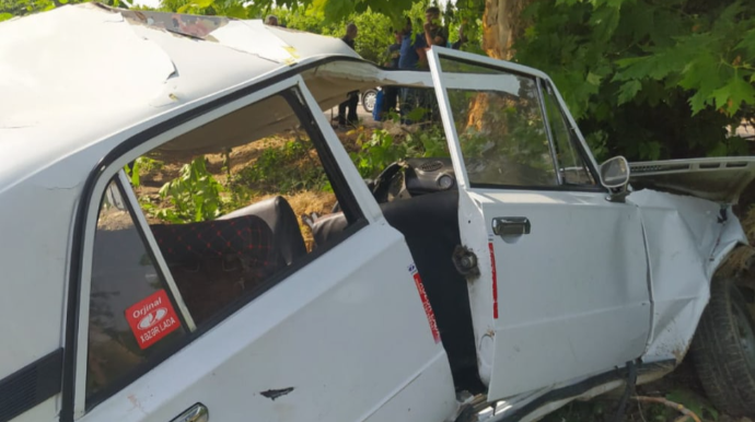 Şəmkirdəki qəzada xəsarət alan 4 nəfərdən biri ölüb