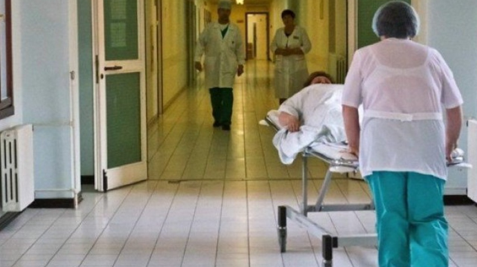 Gəncədə 27 yaşlı kişi kəsici alətdən xəsarət alıb 