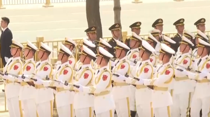 Pekində İlham Əliyevin qarşılanma mərasiminə hazırlıq - VİDEO 