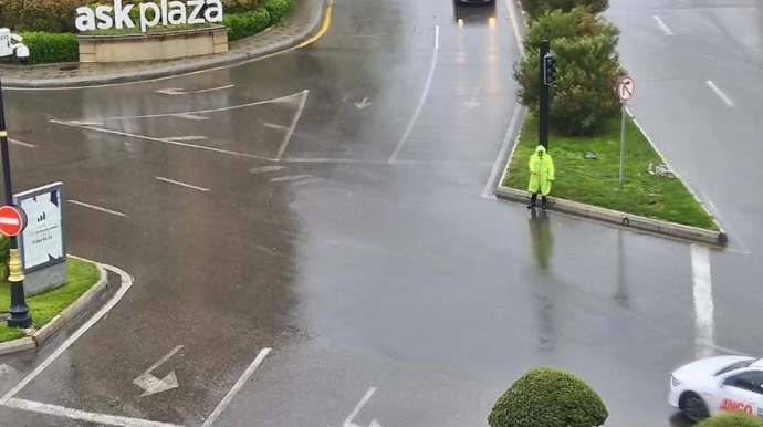 На ряде улиц Баку возникли проблемы в работе светофоров - ФОТО