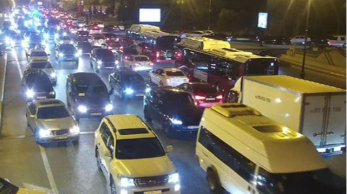 Bakının bu yollarında sıxlıq müşahidə olunur - FOTO