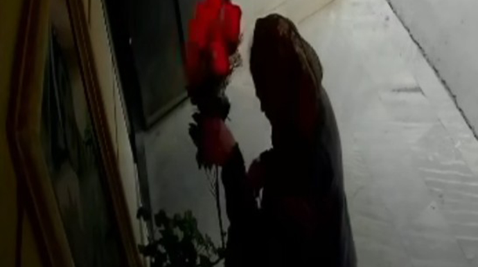 Şəhidin büstü üzərindəki güllər oğurlandı - FOTO - VİDEO