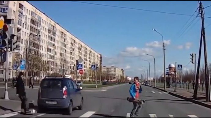 Skeyt sürənlərin qorxulu anları - VİDEO