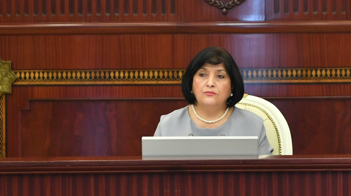 Sahibə Qafarova: "Prezidentin tibbi maskadan istifadə etməsi nümunə olmalıdır"