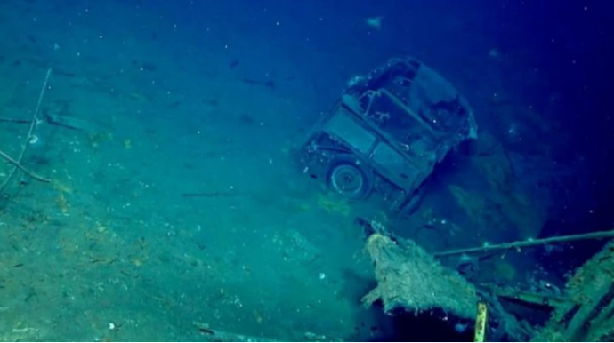 Okeanın dibində sensasiya:  Robot batmış aviadaşıyıcıda qeyri-adi əşya aşkarladı