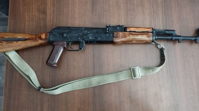 Şirvan sakini tapdığı avtomatı polisə təhvil verdi 