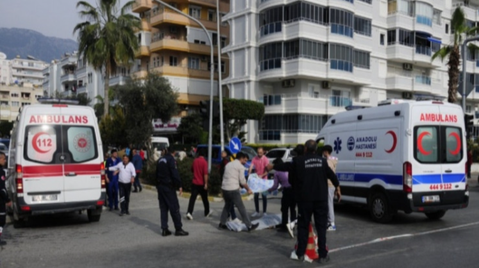 Zəlzələdən sağ çıxıb, yol qəzasında öldülər