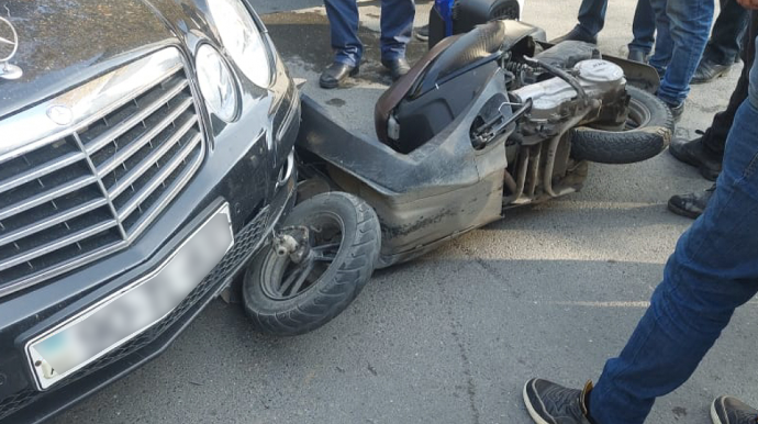 Xızıda motosiklet iki maşınla toqquşub, ölən var 