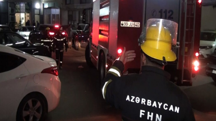 Yanğın avtomobili yaşayış kompleksinə daxil ola bilmədi - FOTO - VİDEO 
