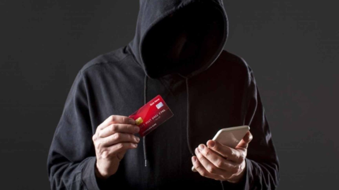 Vətəndaşların bank kartlarından 23 min oğurlandı - FOTO