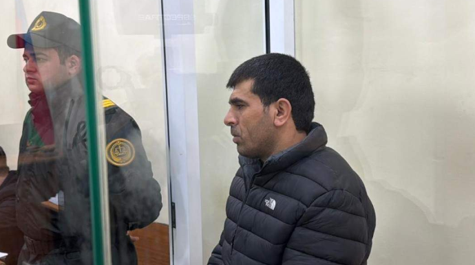 Prokuror qadını daşla öldürən şəxsə 19 il cəza istədi 