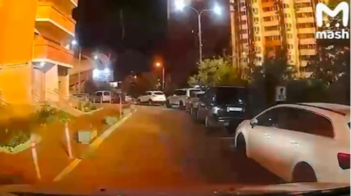 Moskvaya dron hücumu oldu, hava limanları bağlandı   - VİDEO