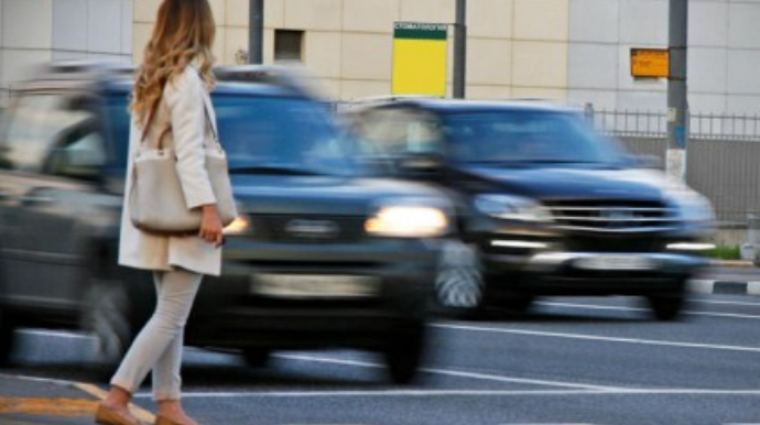 Bakıda tələbələri avtomobil vurub 