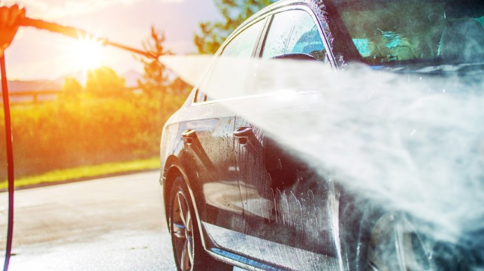 Avtomobil yuyan gənci elektrik cərəyanı vuraraq öldürdü