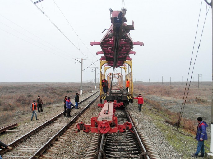 Ucar-Əlikənd mənzilində dəmir yolu əsaslı təmir olunur - FOTO