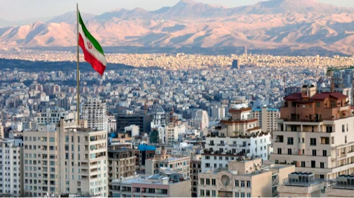 İranda zirehli texnikanı insanların üzərinə sürdülər, ölənlər var 