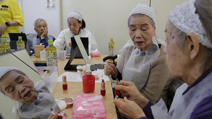 Bu ölkədə yaşı 100-dən çox olanların sayı 100 minə çatır - Əksəriyyəti qadınlardır 