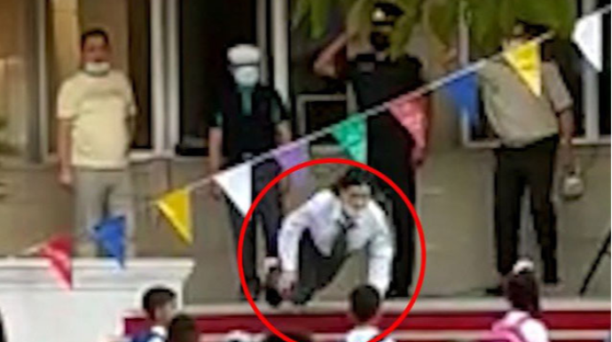 Təhsil Nazirliyindən himn zamanı yıxılan xanımla bağlı AÇIQLAMA 