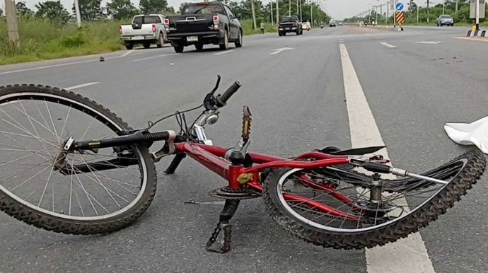 В Сабирабаде автомобиль сбил 13-летнего велосипедиста