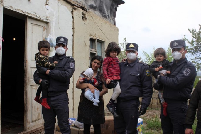 Quba polisi 30 aztəminatlı ailəyə baş çəkib - FOTO