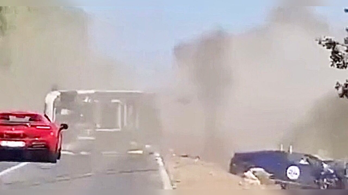 Dəhşətli qəzada bahalı maşınlar tanınmaz hala düşdü, 2 nəfər öldü   - VİDEO